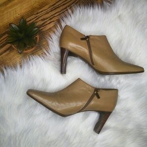 Liz Claiborne tan leather bootie